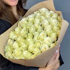Монобукет из 51 белой розы сорта Мондиаль Эквадор 108